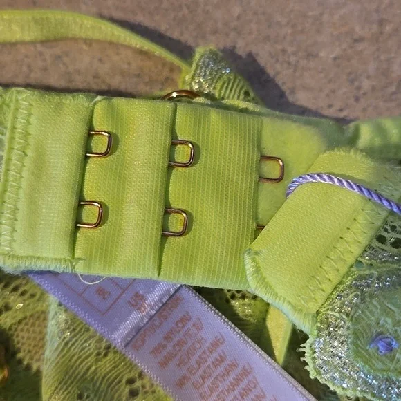 NWT Savage X Fenty Metallic Floral Scalloped Lime Bra - Picture 7 of 9